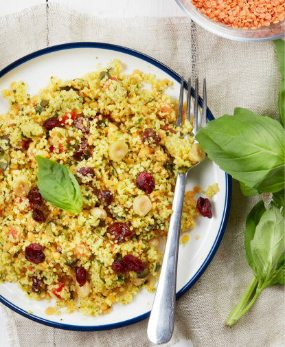 Ensalada de Bulgur  con Arándanos  y Avellanas